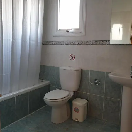 Bright Elena 17, Private Pool, Walk To The Beach! * Paralimni
