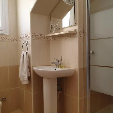 Villa Bright Elena 17, Private Pool, Walk To The Beach! *