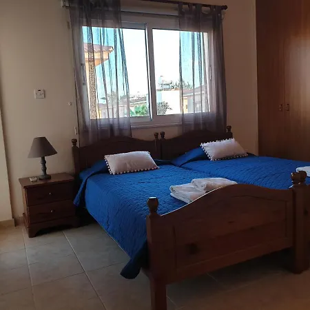 Villa Bright Elena 17, Private Pool, Walk To The Beach!