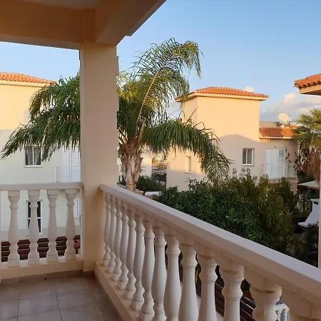Bright Elena 17, Private Pool, Walk To The Beach! *